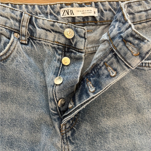 Zara Wide Leg Raw Hem Light Wash Blue Denim Jeans - Picture 5 of 7